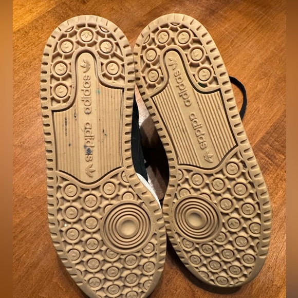 Kids Adidas - Picture 5 of 5